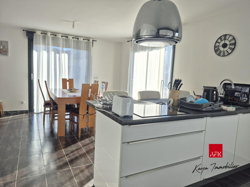 Maison - 100 m² - 5 pièces