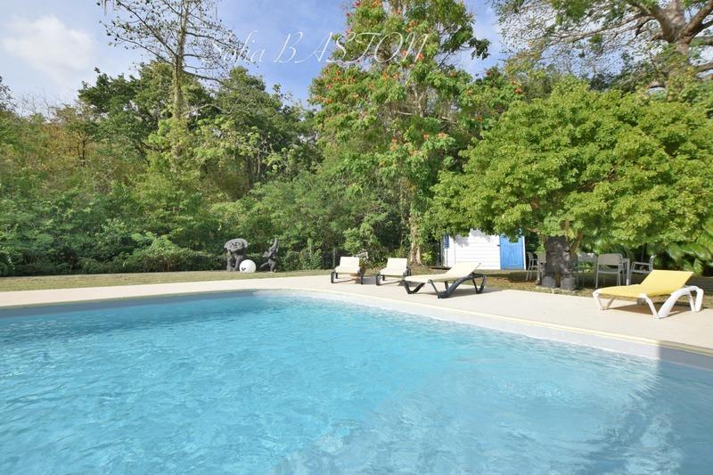 Maison - 345 m² - 5 pièces