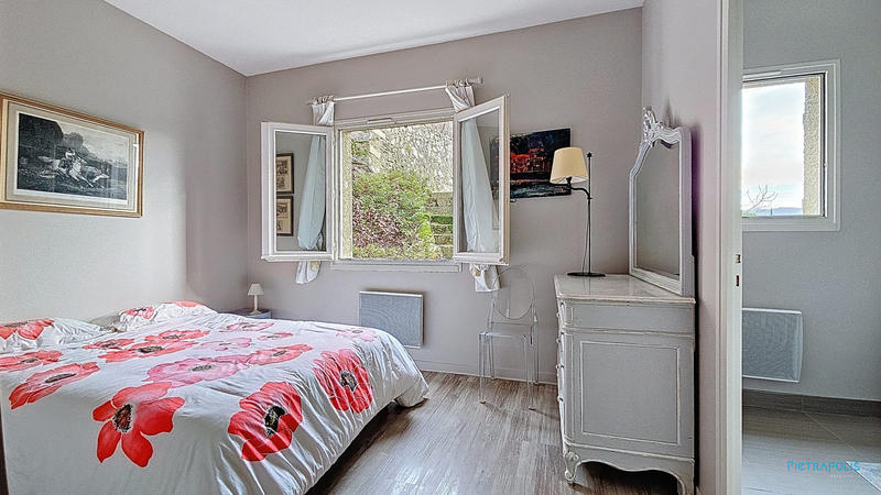 Maison - 226 m² - 8 pièces