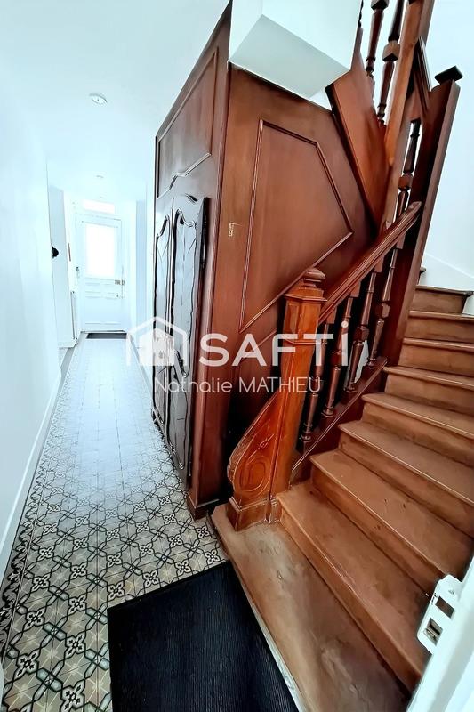 Maison - 200 m² - 7 pièces