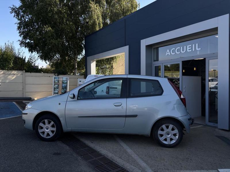Fiat Punto 1.2 16v 80cv Emotion + Attelage