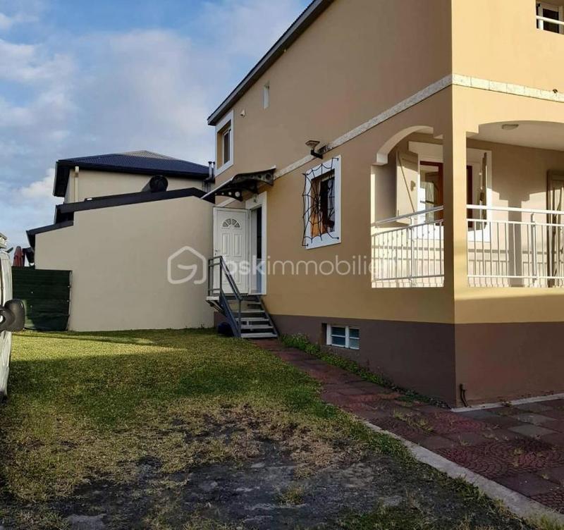 Maison - 280 m² - 14 pièces