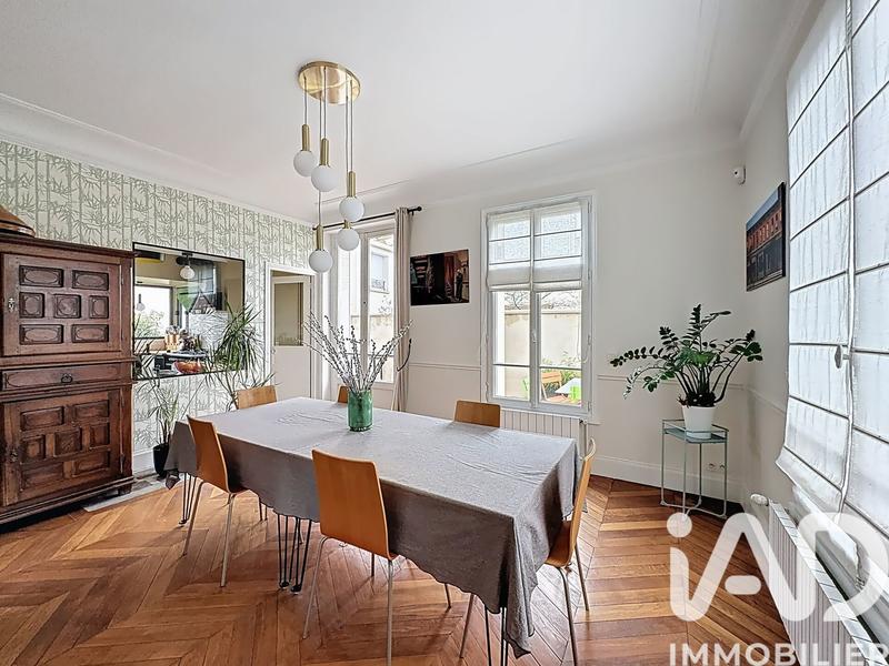 Maison - 233 m² - 8 pièces