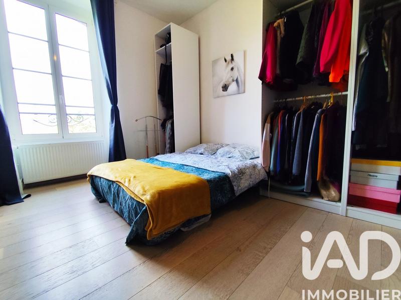 Maison - 230 m² - 8 pièces