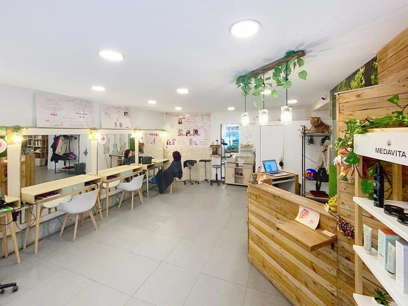 Local commercial - 82 m² - 3 pièces