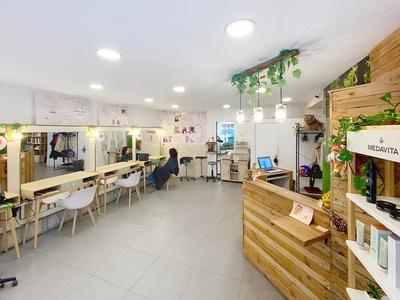 Local commercial - 82 m² - 3 pièces