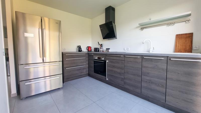 Maison - 94 m² - 5 pièces