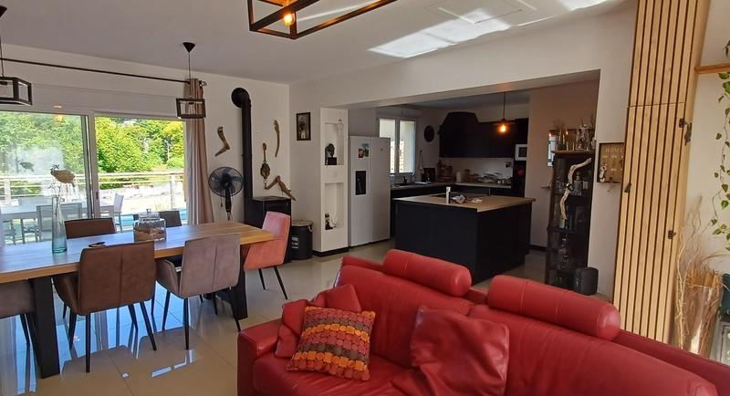 Maison - 93 m² - 4 pièces