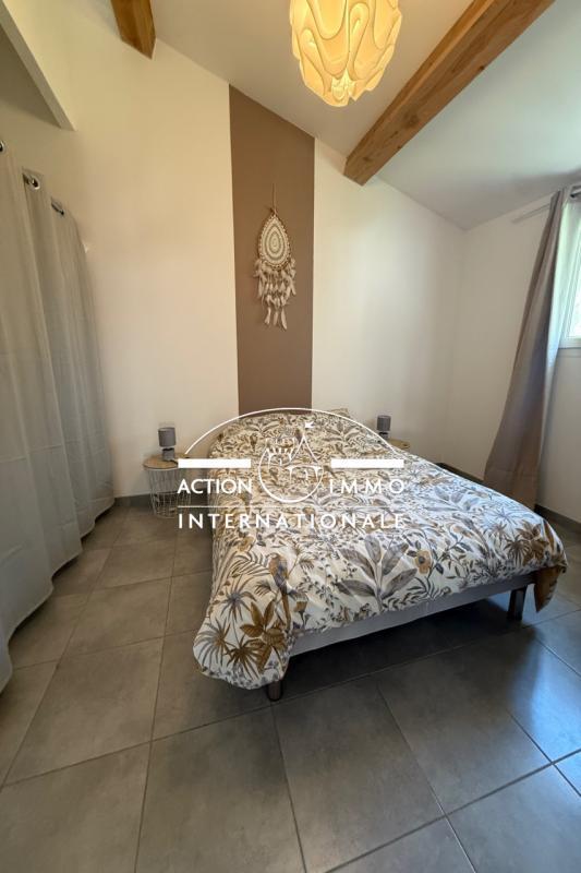 Propriété - 190 m² - 6 pièces