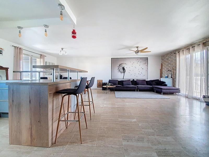 Maison - 236 m² - 6 pièces