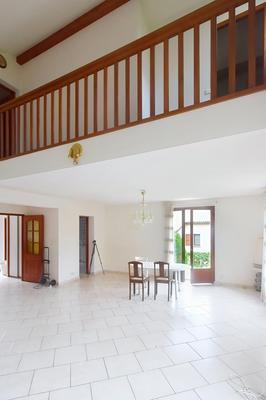 Maison - 154 m² - 9 pièces