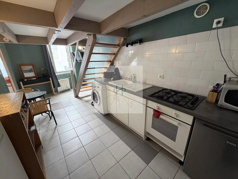 Immeuble - 80 m² - 5 pièces