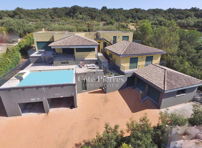 Villa - 300 m² - 7 pièces