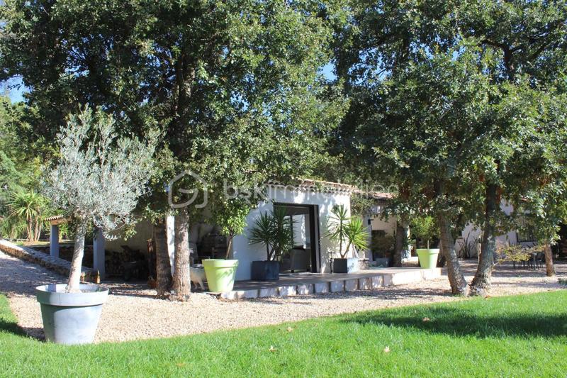 Maison d'architecte - 207 m² - 7 pièces