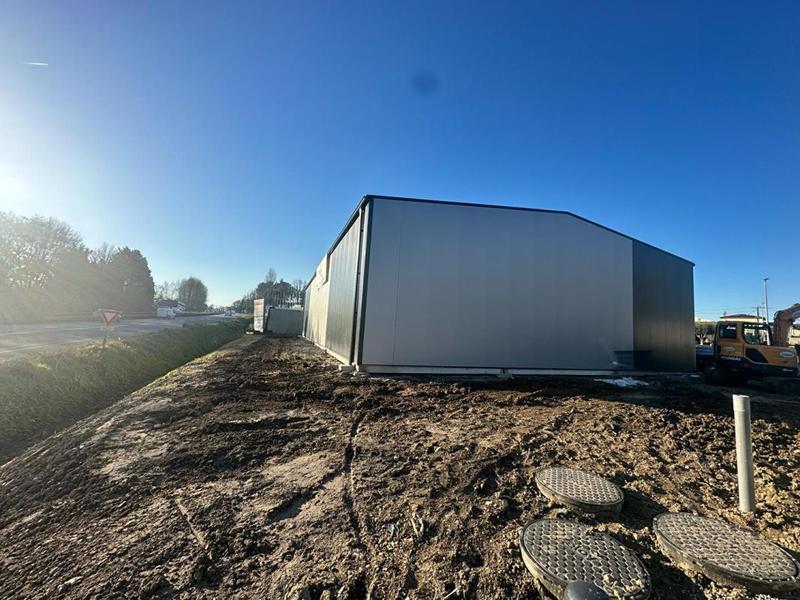 Local d'activité / Entrepôt - 170 m²