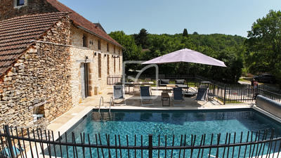 Maison - 164 m² - 10 pièces