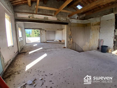 Mas - 250 m² - 2 pièces