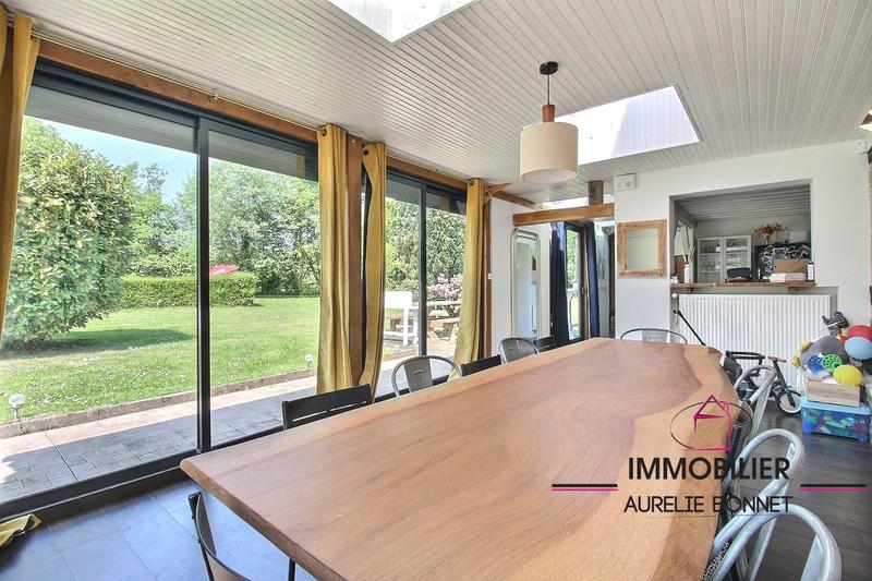Maison - 325 m² - 15 pièces