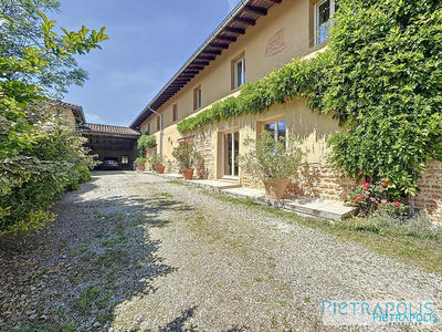 Maison - 320 m² - 7 pièces