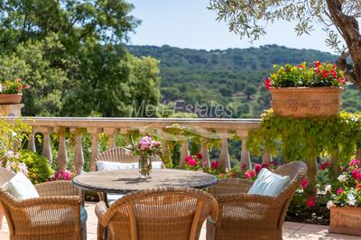 Propriété - 230 m² - 7 pièces