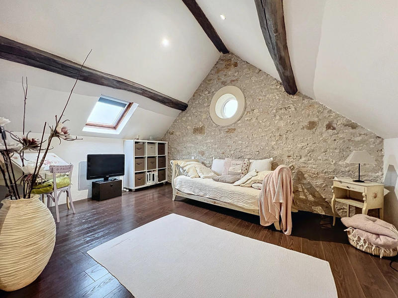 Maison - 285 m² - 8 pièces