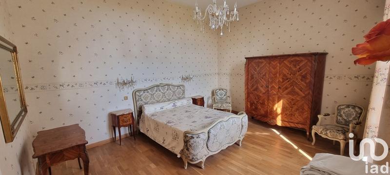 Maison - 260 m² - 7 pièces