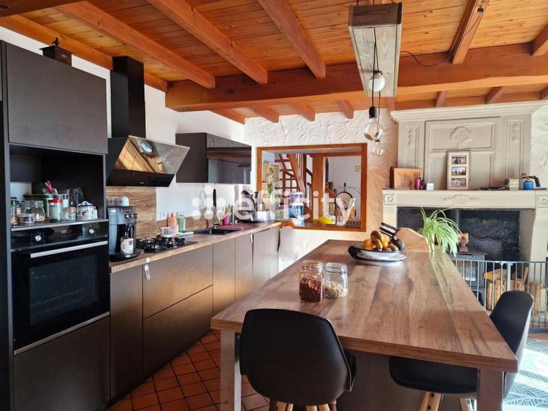 Maison - 195 m² - 7 pièces