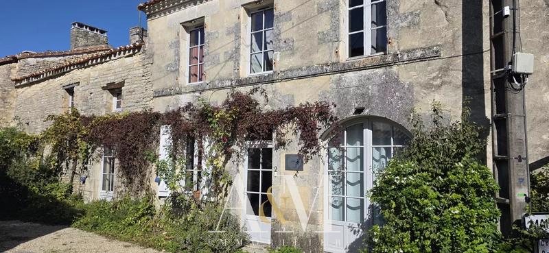 Maison - 327 m² - 9 pièces