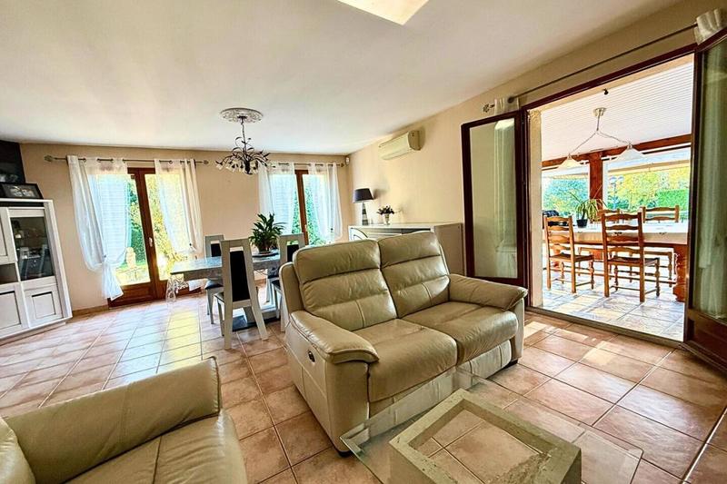 Maison - 102 m² - 4 pièces