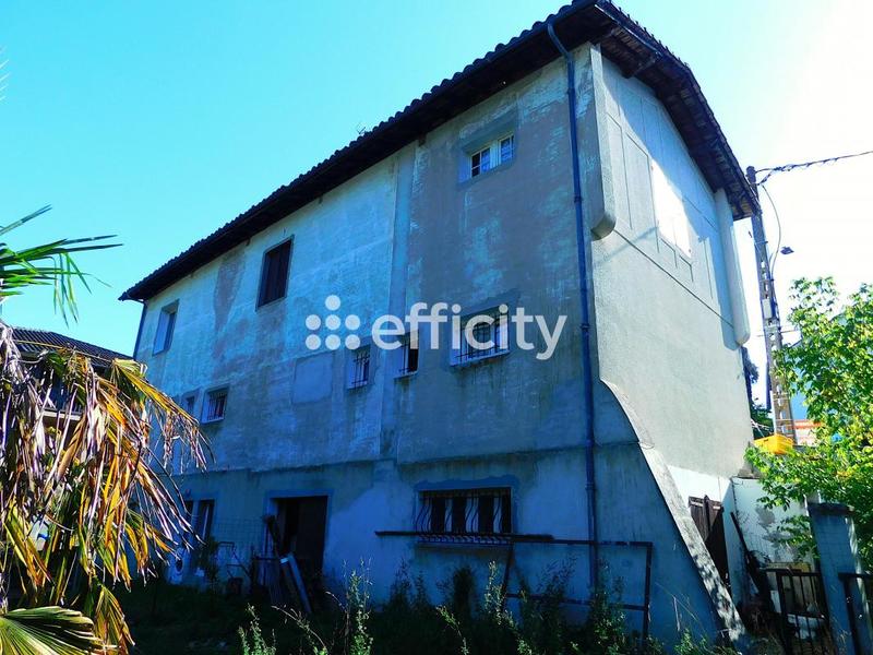 Immeuble - 198 m² - 9 pièces