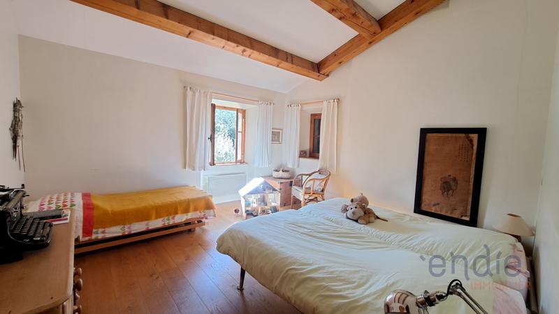 Maison - 210 m² - 7 pièces