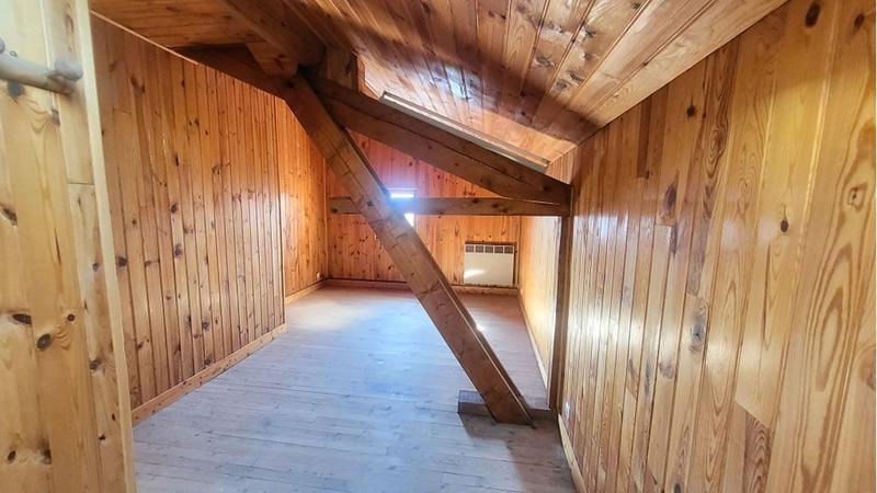 Maison traditionnelle - 260 m² - 10 pièces