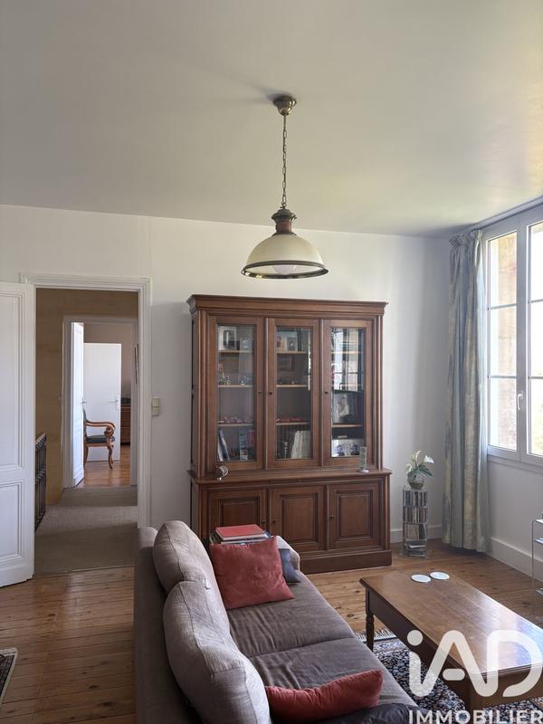 Maison - 228 m² - 11 pièces