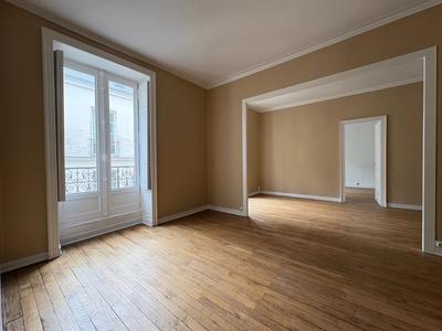 Appartement - 93 m² - 3 pièces