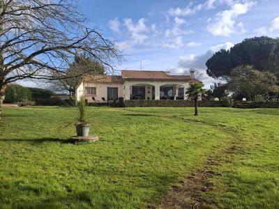 Propriété - 193 m² - 7 pièces