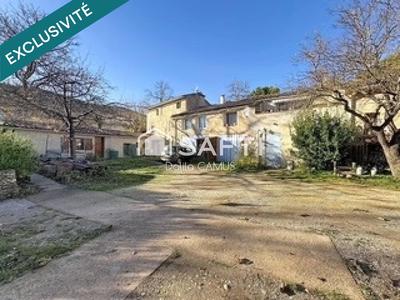 Propriété - 400 m² - 20 pièces