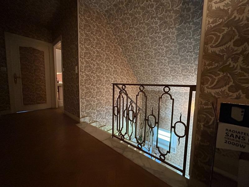 Maison - 252 m² - 7 pièces