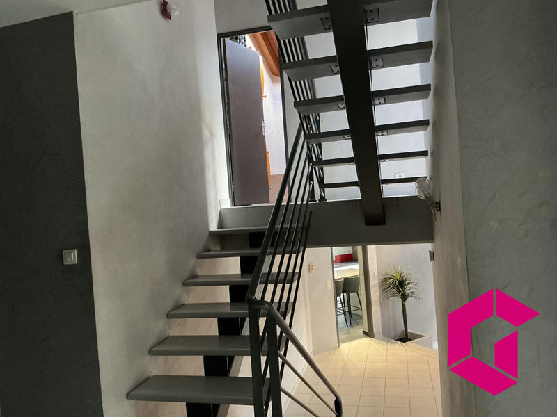 Maison ancienne - 290 m² - 8 pièces