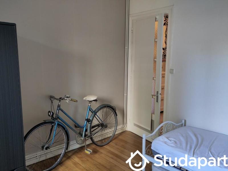 Chambre - 12 m² - 1 pièce