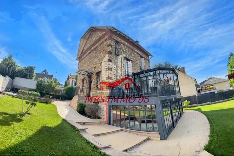 Maison - 180 m² - 8 pièces