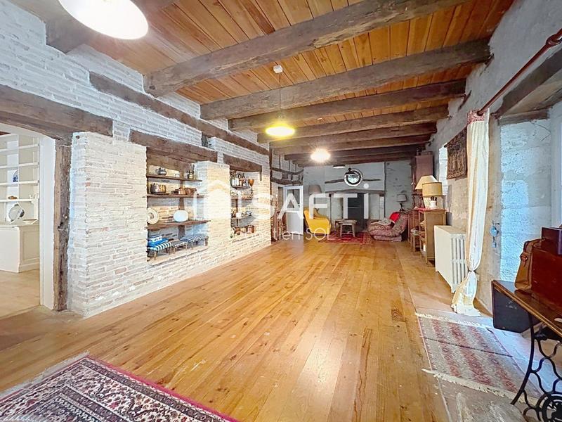 Maison - 218 m² - 7 pièces