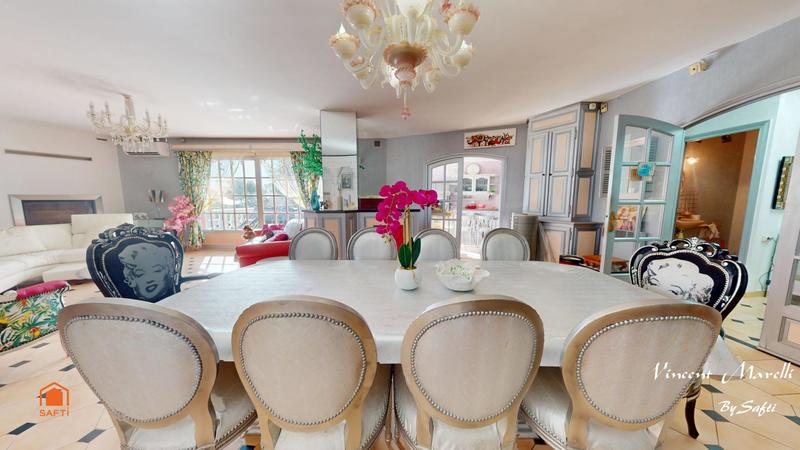 Maison - 195 m² - 6 pièces