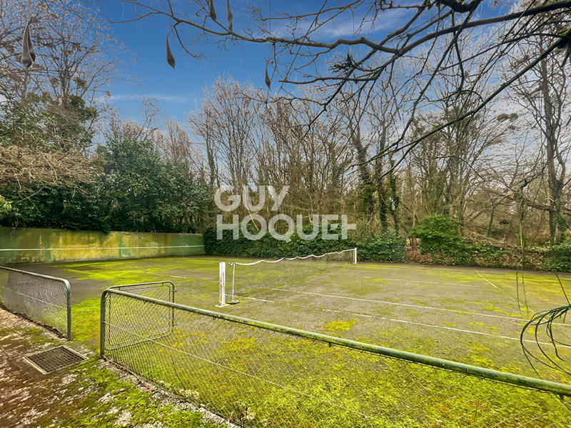 Maison - 311 m² - 13 pièces