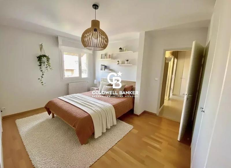 Appartement - 177 m² - 5 pièces