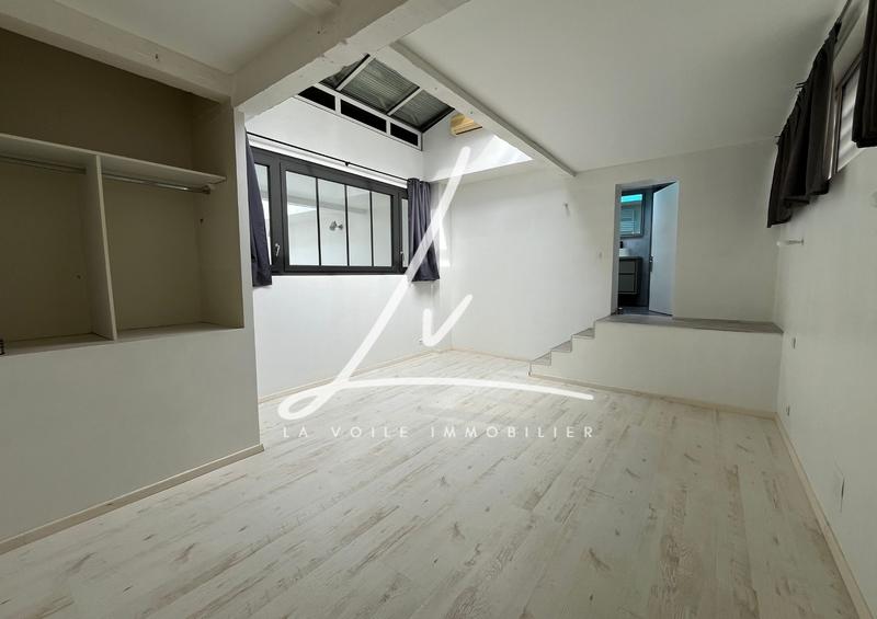 Loft - 203 m² - 6 pièces