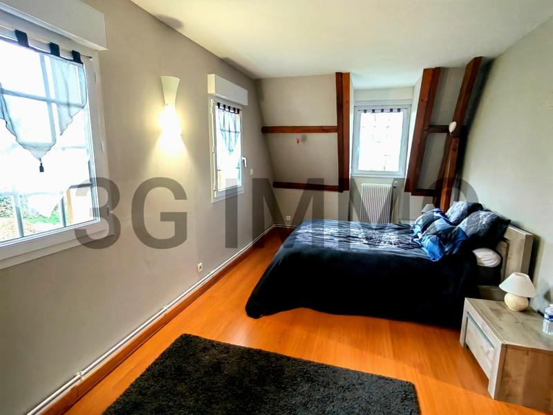 Propriété - 190 m² - 7 pièces