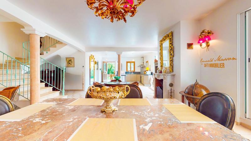 Maison - 160 m² - 6 pièces