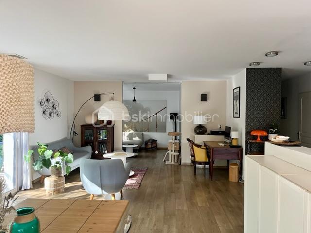 Maison - 151 m² - 6 pièces