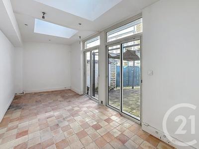 Maison de ville - 194 m² - 11 pièces