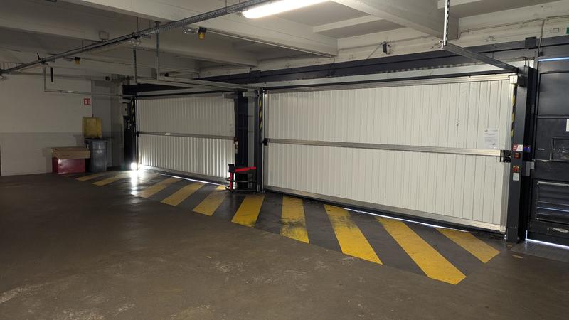 Parking / Garage - 1 m²